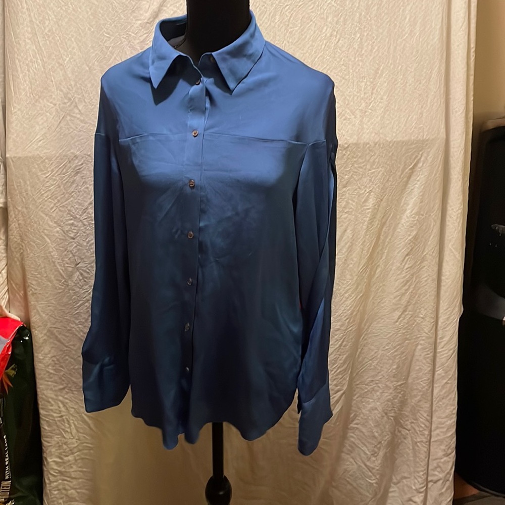 Vince Camuto long sleeve blouse